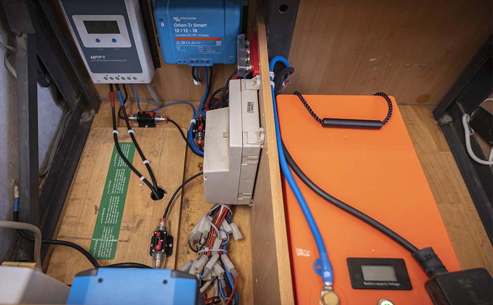 How to charge LiFePO4 Batteries